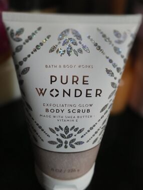 Bath & Body Works Pure Wonder Exfoliating Glow Body Scrub NEW